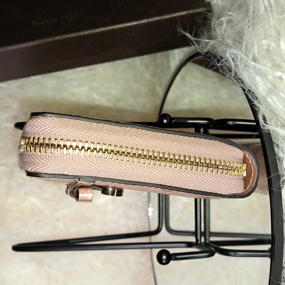 Gucci Micro Guccissima Bow Wallet EUC - Picture 8 of 17